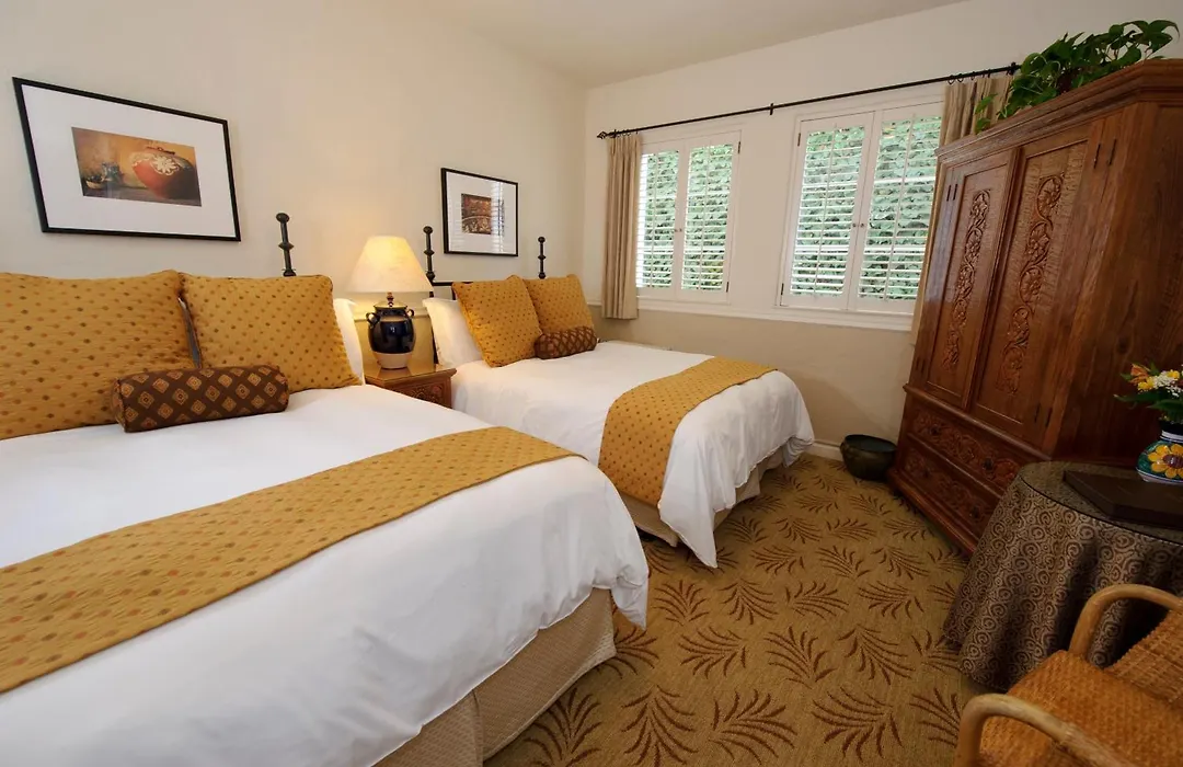 Cypress Inn Carmel-By-The-Sea-1